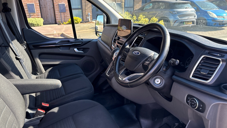 Ford Transit Custom 320 L1 Diesel Fwd 2.0 EcoBlue 170ps Low Roof Limited Van Auto